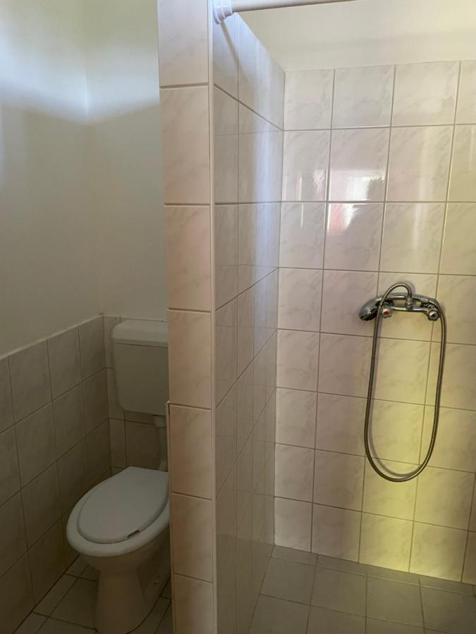 Zsuzsa Apartman Apartment Poroszló Екстериор снимка