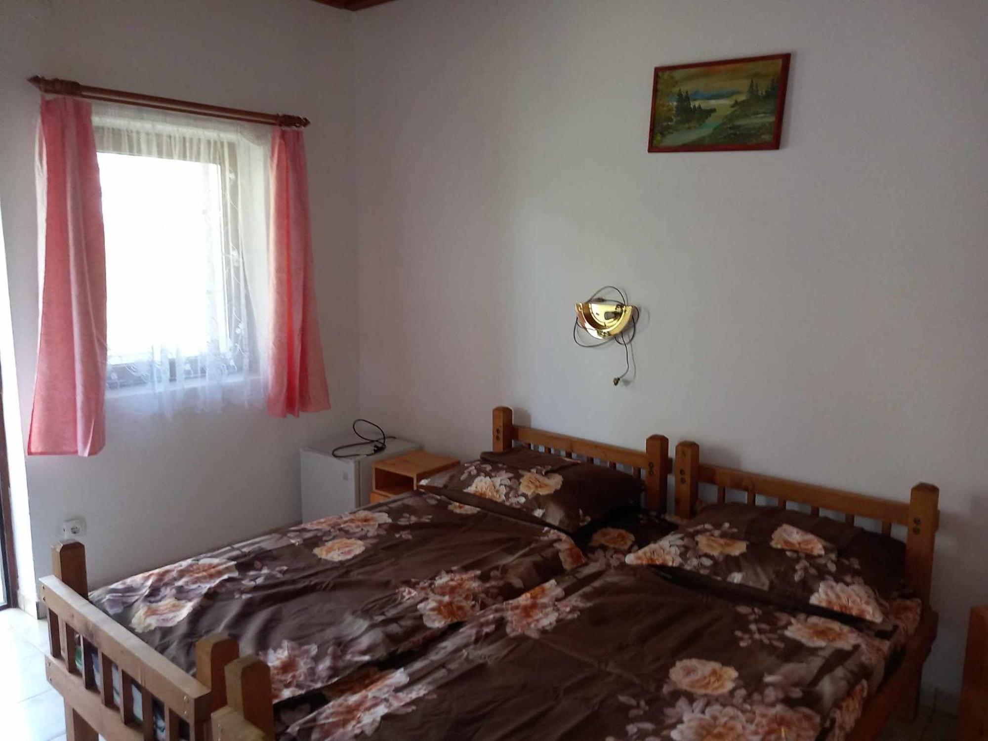 Zsuzsa Apartman Apartment Poroszló Екстериор снимка